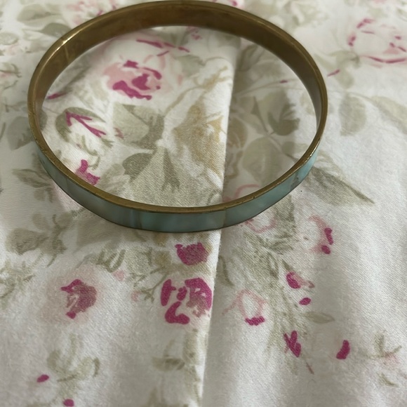 Vintage jewelry Boho bangle bracelet 1960s natural abalone shell aqua inlay - Picture 1 of 5
